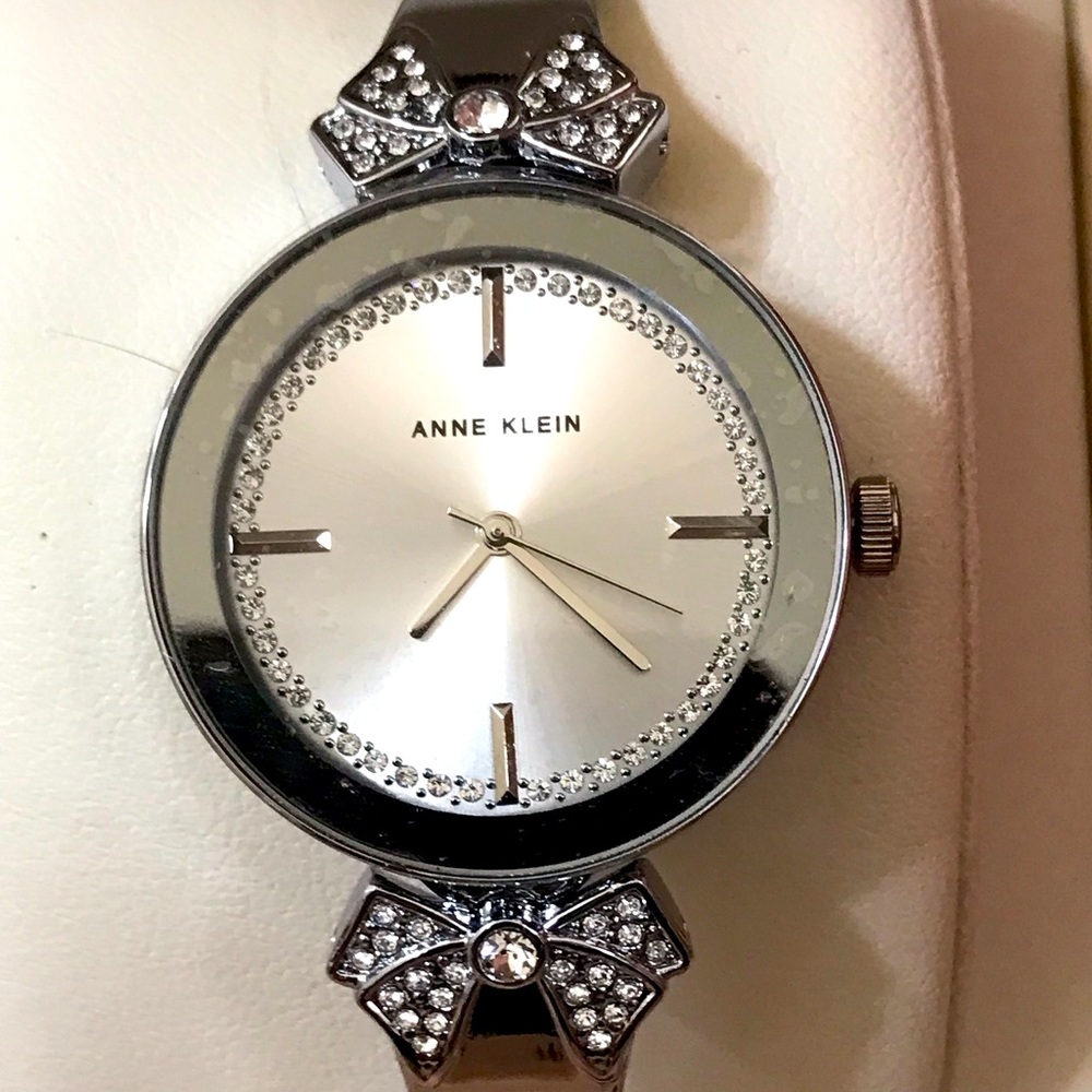 NWT ANN KLEIN “BOW” WATCH